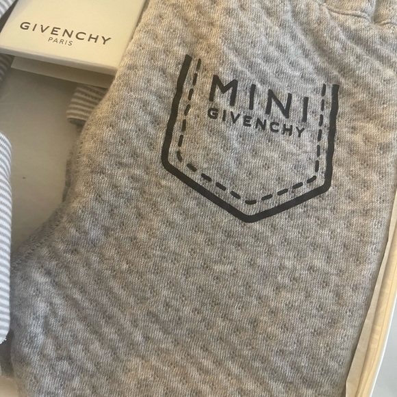 Givenchy Baby 3pc Set - Picture 3 of 4